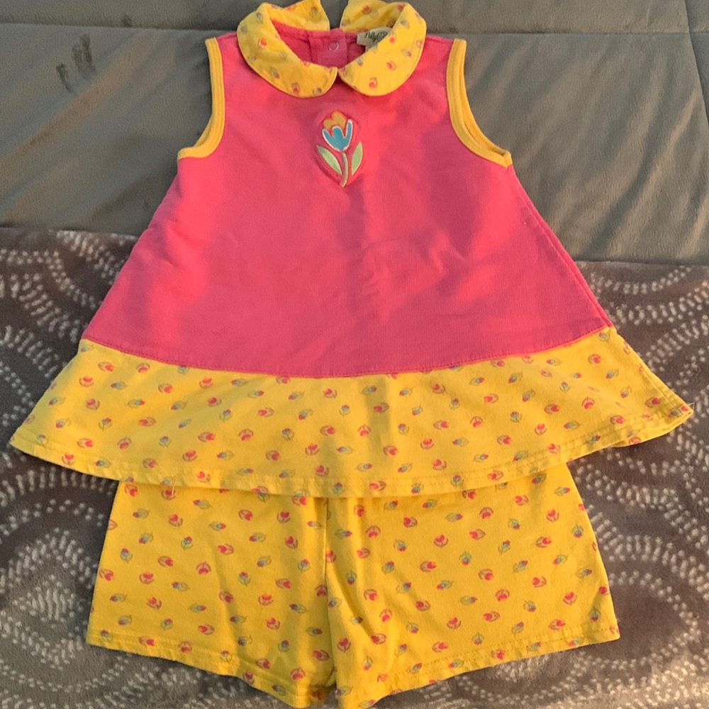 Girls top and short set - size 5/6 medium